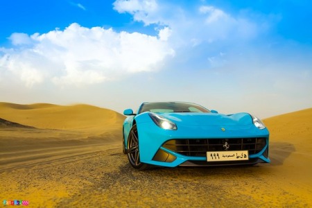  Ferrari F12 Berlinetta đẹp rạng ngời mà không chói lóa giữa nắng chiều