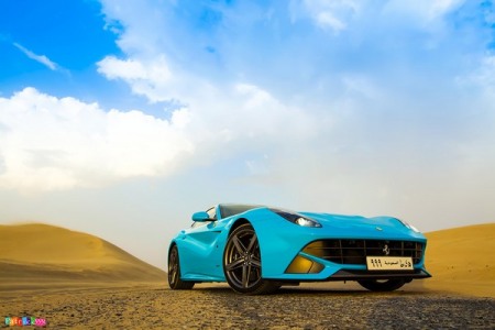  Ferrari F12 Berlinetta đẹp rạng ngời mà không chói lóa giữa nắng chiều