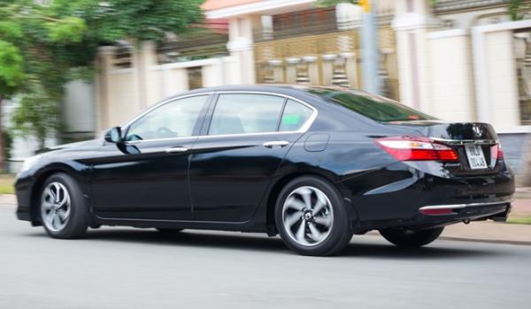 accord4 Honda Accord 2016: Trẻ trung và tiện lợi