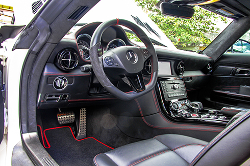 14 reew Mercedes SLS GT AMG mui trần đầy hoài cổ với phong cách thể thao