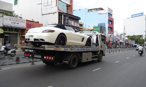 1 cllp Mercedes SLS GT AMG mui trần đầy hoài cổ với phong cách thể thao