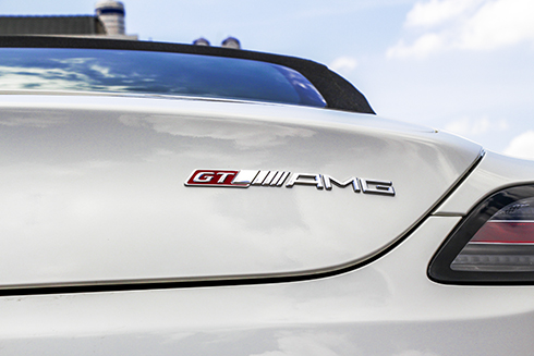 9 lnik Mercedes SLS GT AMG mui trần đầy hoài cổ với phong cách thể thao