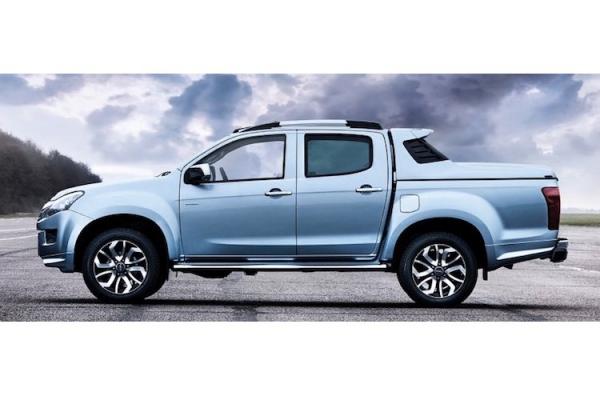 isuzu d max ban dac biet ky niem 100 nam gia 986 trieu hinh 6 Isuzu D Max Centurion: Mẫu bán tải tối thượng